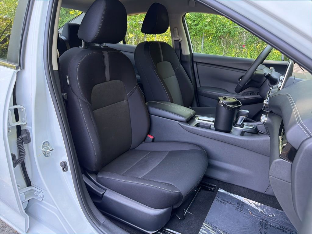 Used 2023 Nissan Sentra SV w/ All-Weather Package FWD image 9