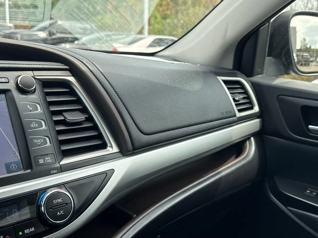 Used 2015 Toyota Highlander XLE AWD/4WD image 31