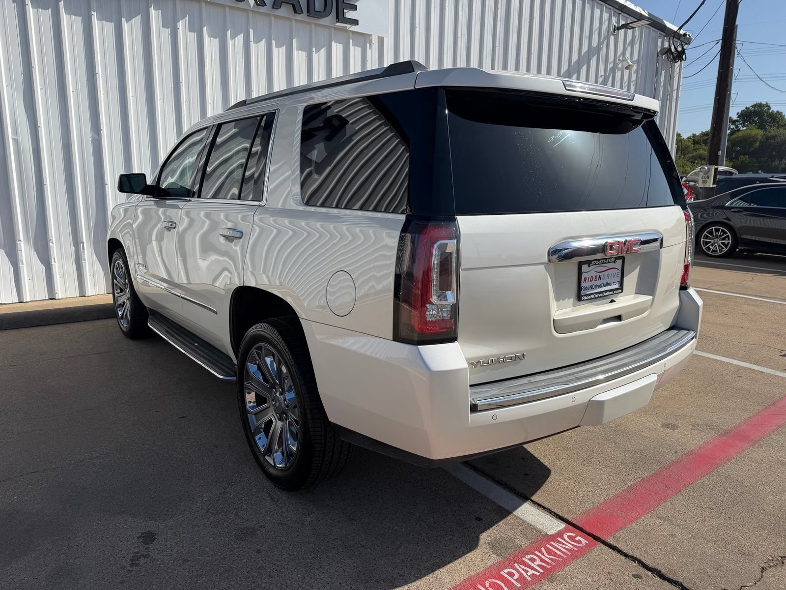 Used 2015 GMC Yukon Denali w/ Open Road Package AWD/4WD image 4
