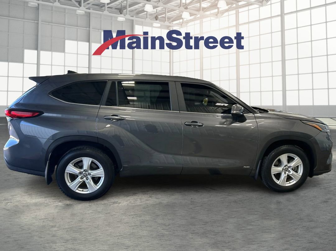 Used 2023 Toyota Highlander LE AWD/4WD image 6