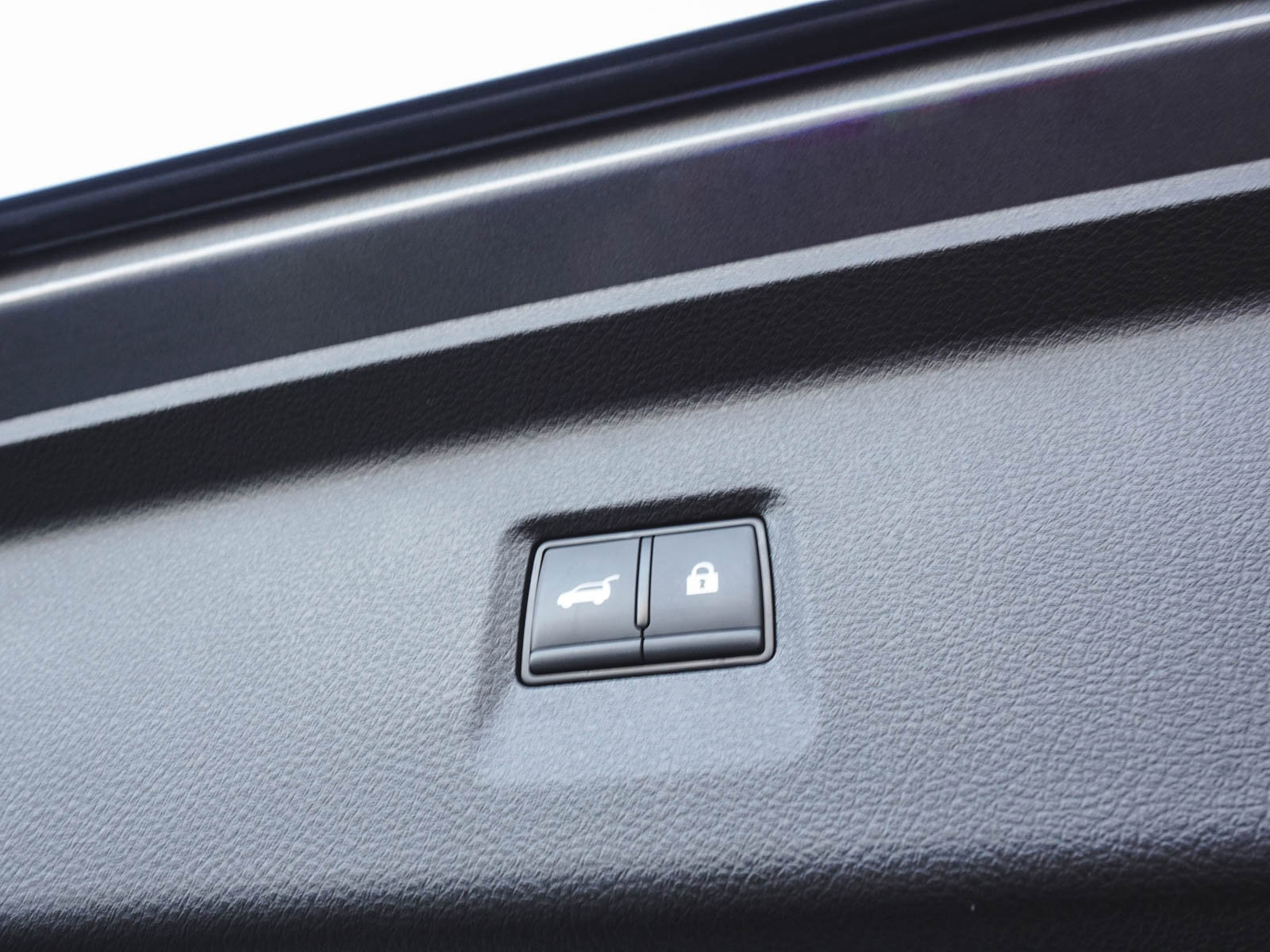 Used 2025 INFINITI QX60 Pure w/ Cargo Package image 44