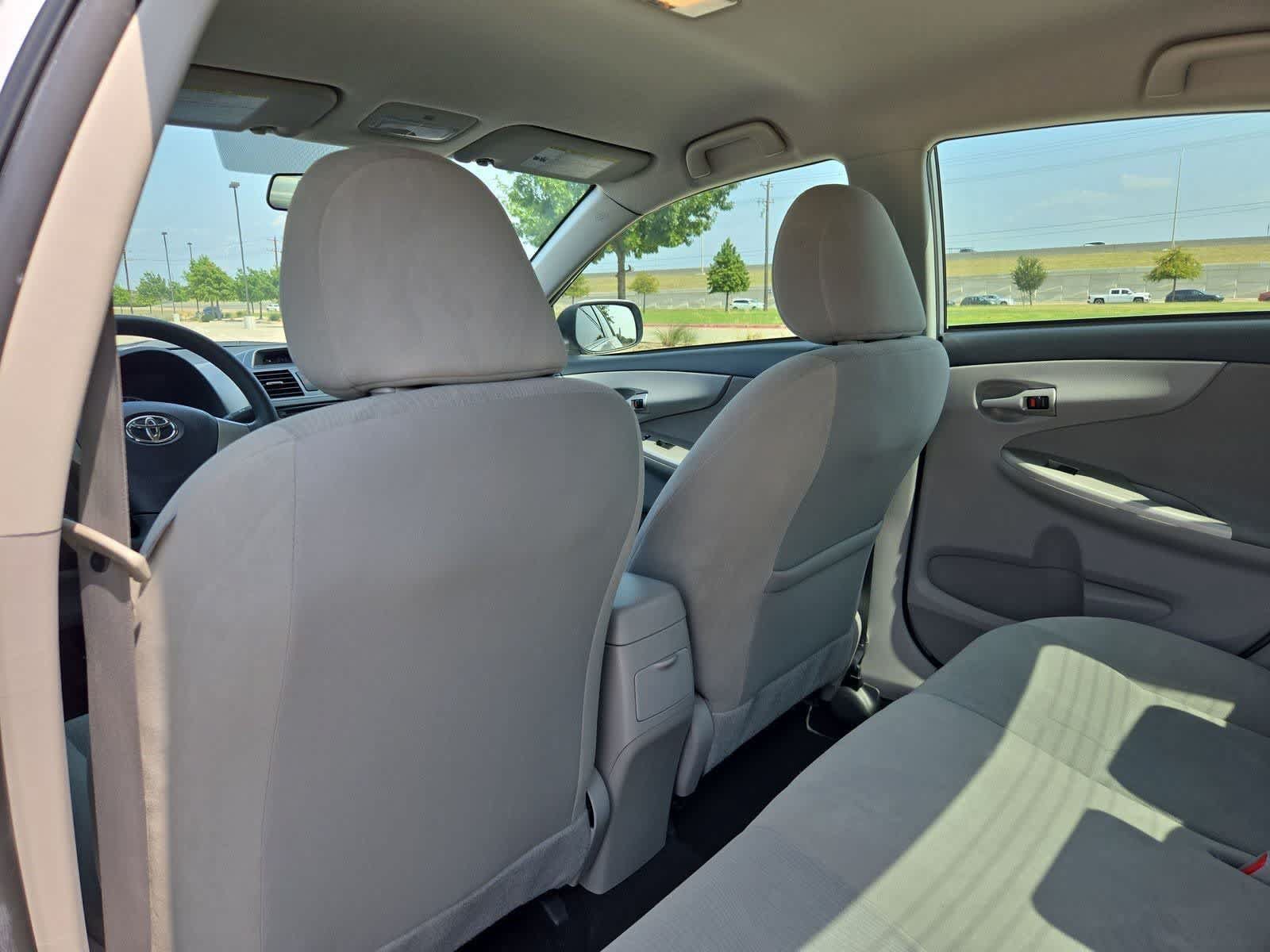 Used 2013 Toyota Corolla LE FWD image 16