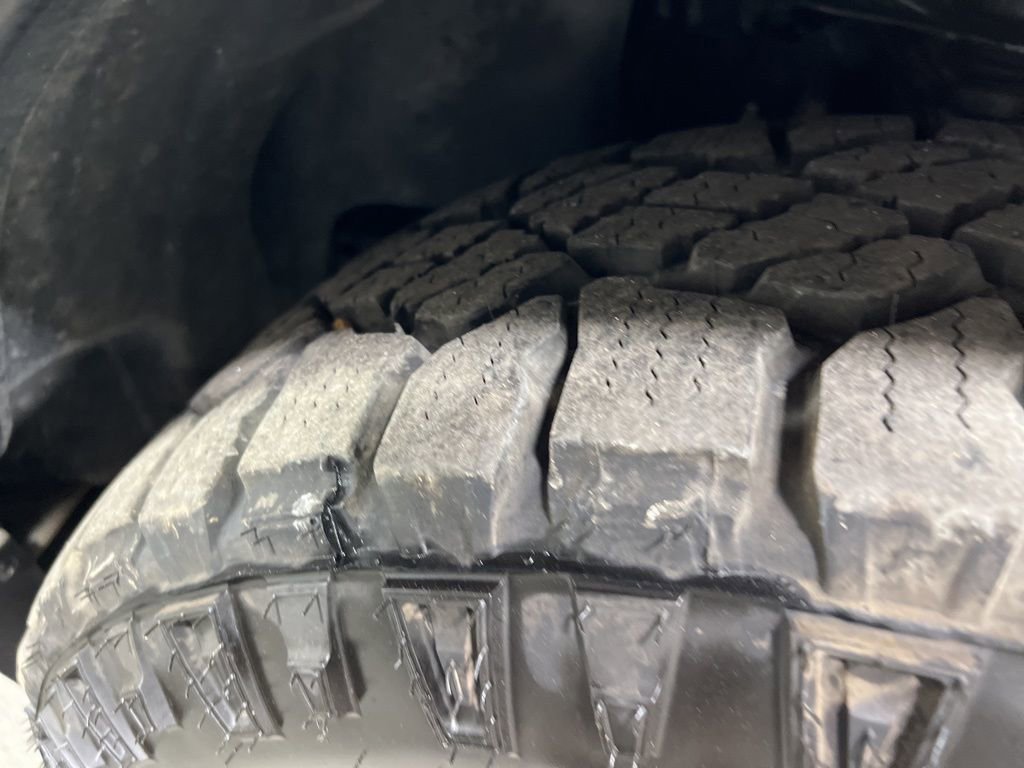 Used 2022 Nissan Frontier SV image 36