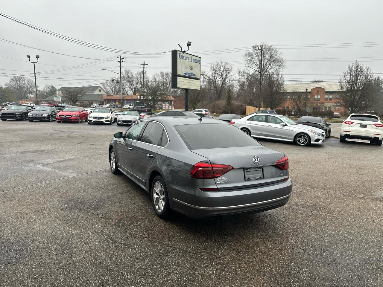 Used 2017 Volkswagen Passat 1.8T S image 6