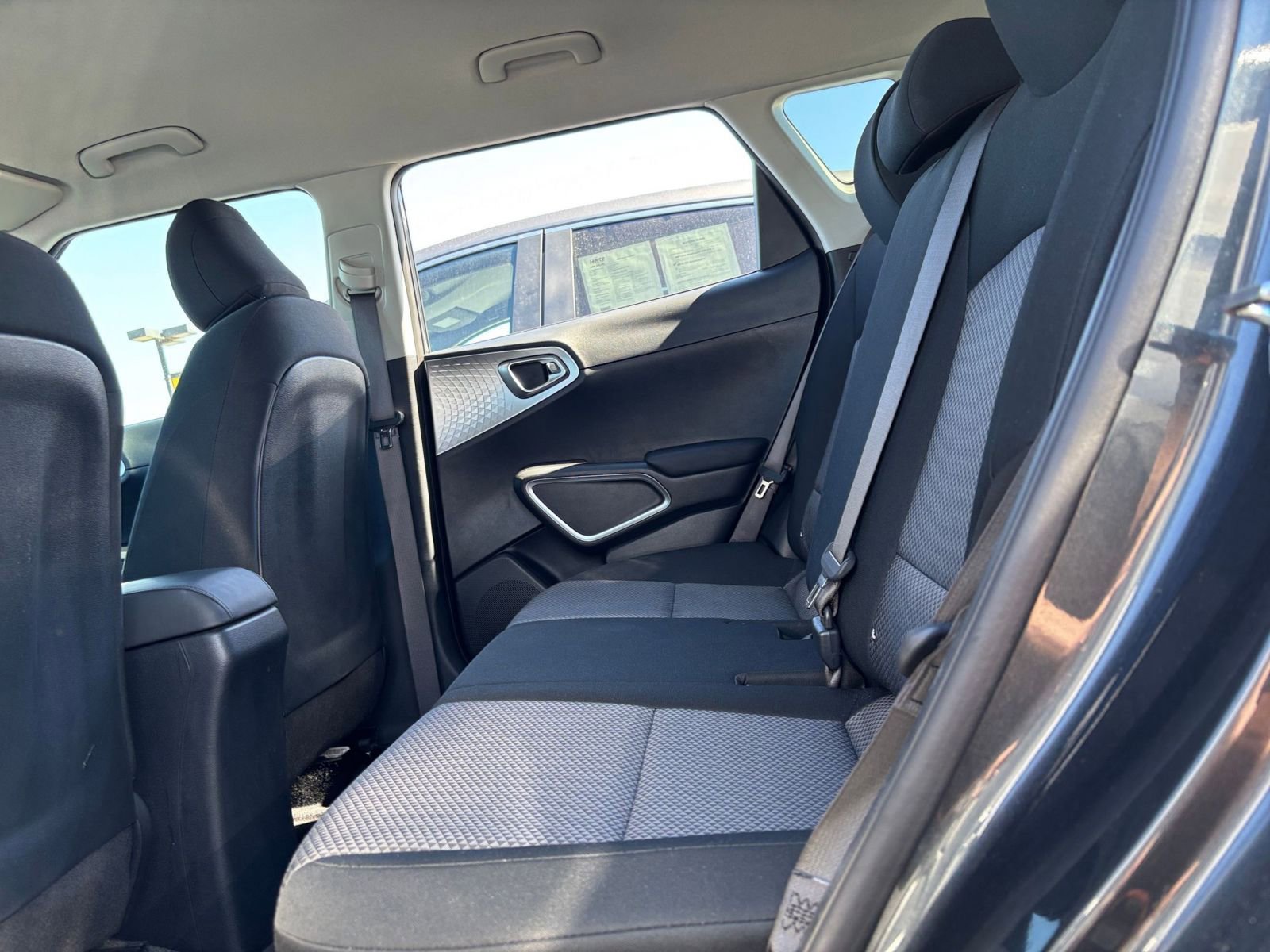 Used 2025 Kia Soul LX w/ LX Technology Package FWD image 23