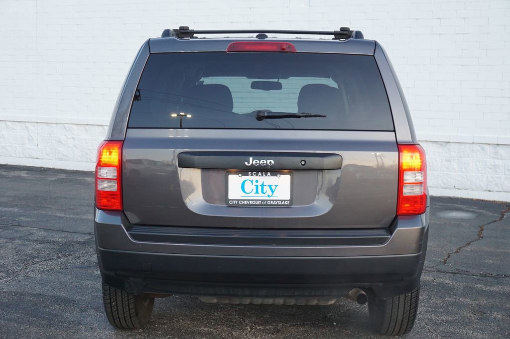 Used 2016 Jeep Patriot Sport image 6