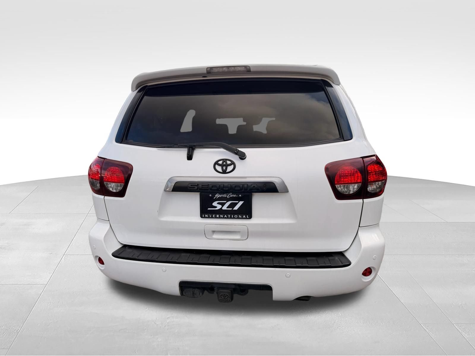 Used 2020 Toyota Sequoia Limited w/ Safety & Convenience Package AWD/4WD image 8