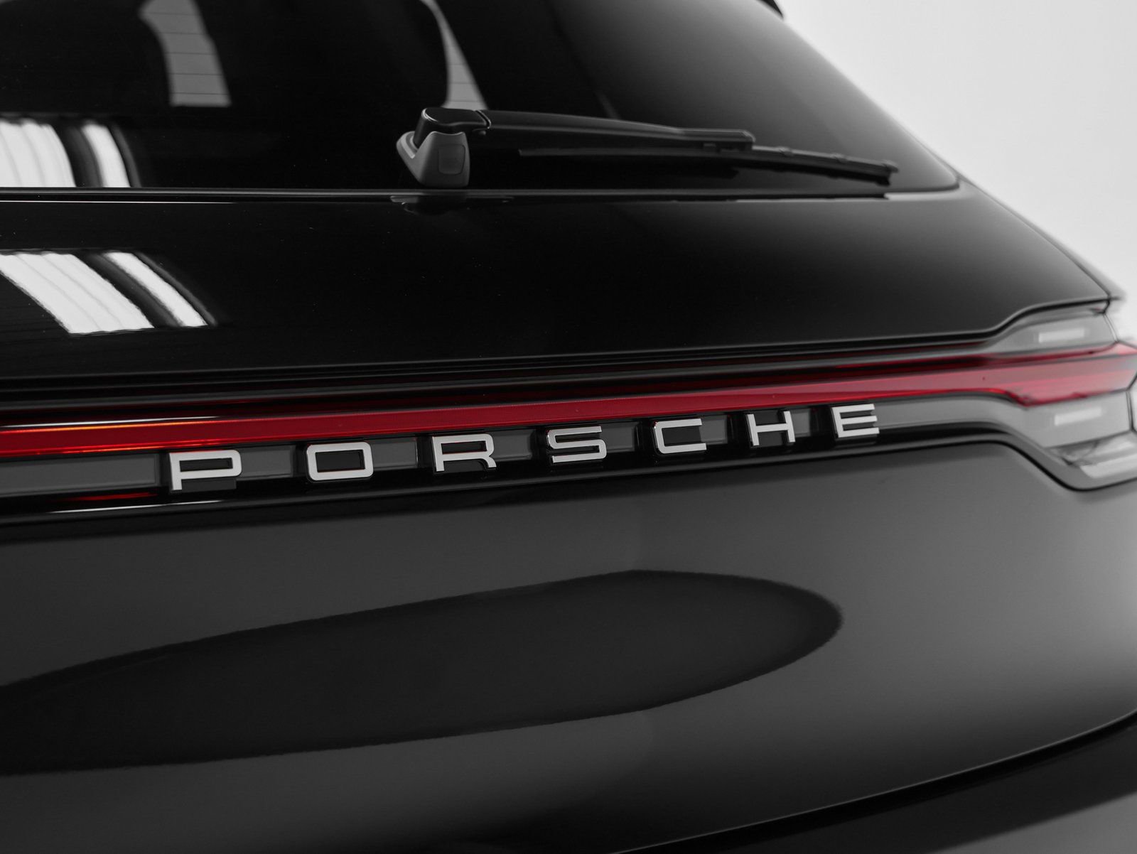 Certified 2026 Porsche Macan image 20