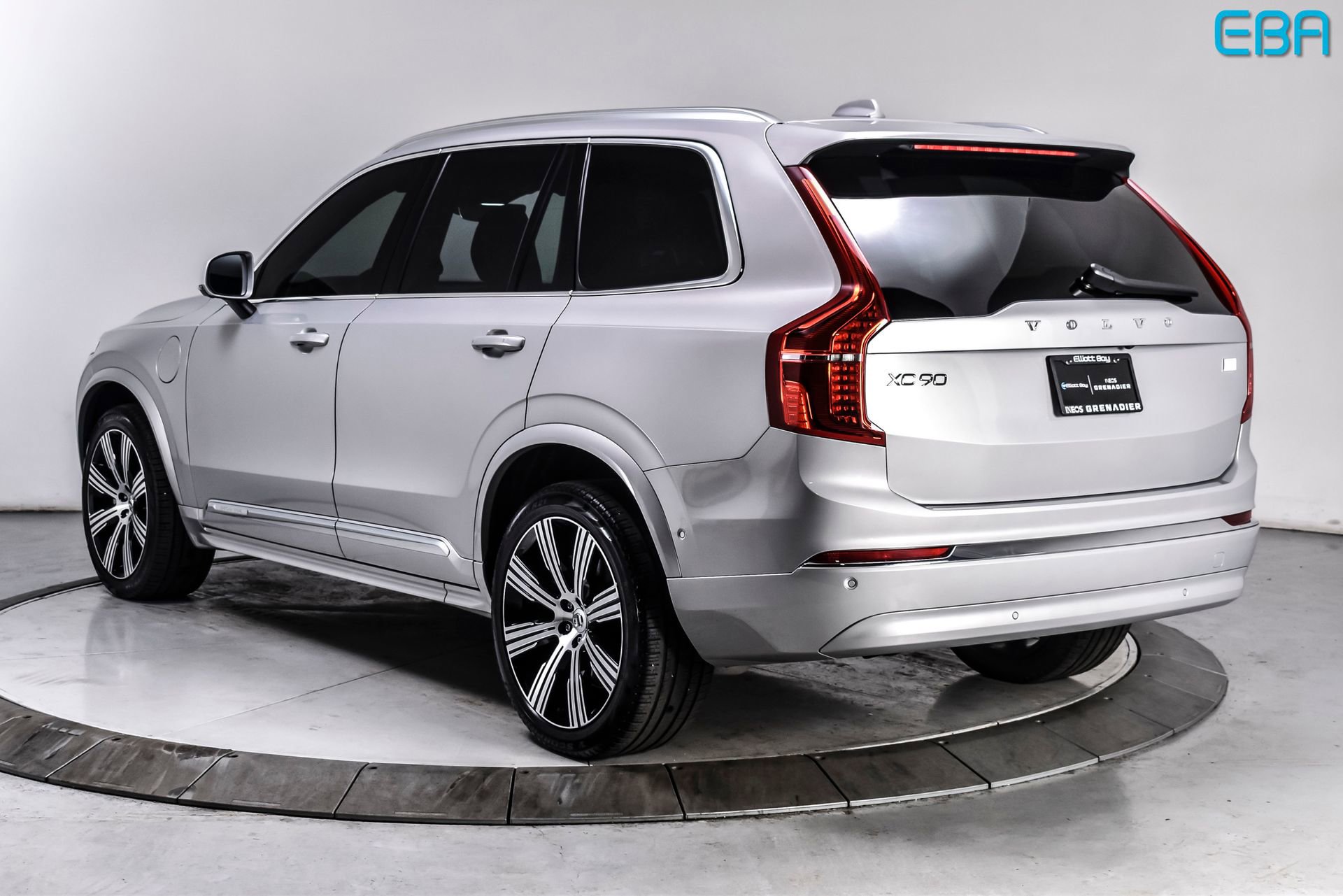 Used 2024 Volvo XC90 T8 Ultimate w/ Protection Package AWD/4WD image 4