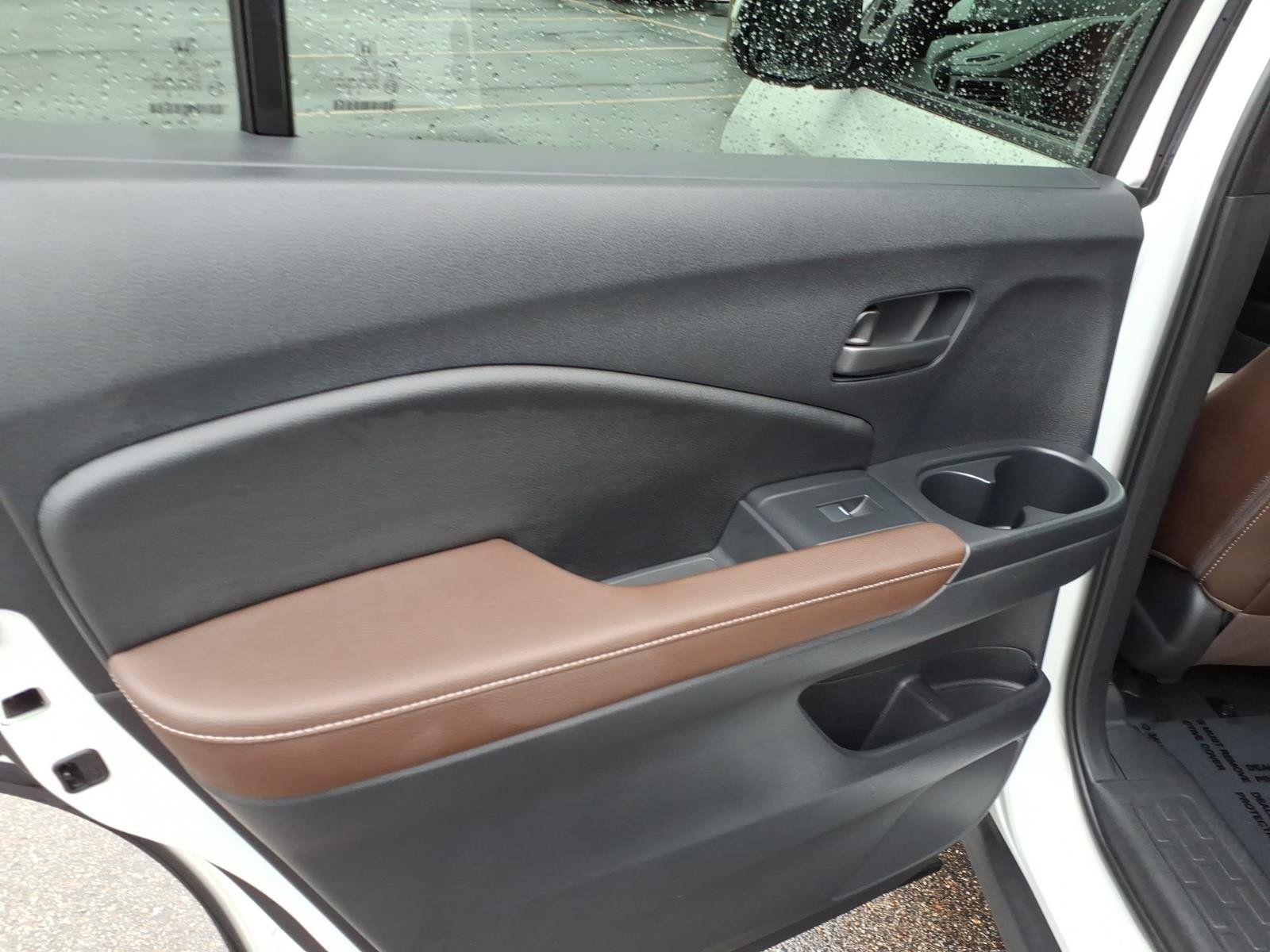 Certified 2025 Honda Passport EX-L image 9