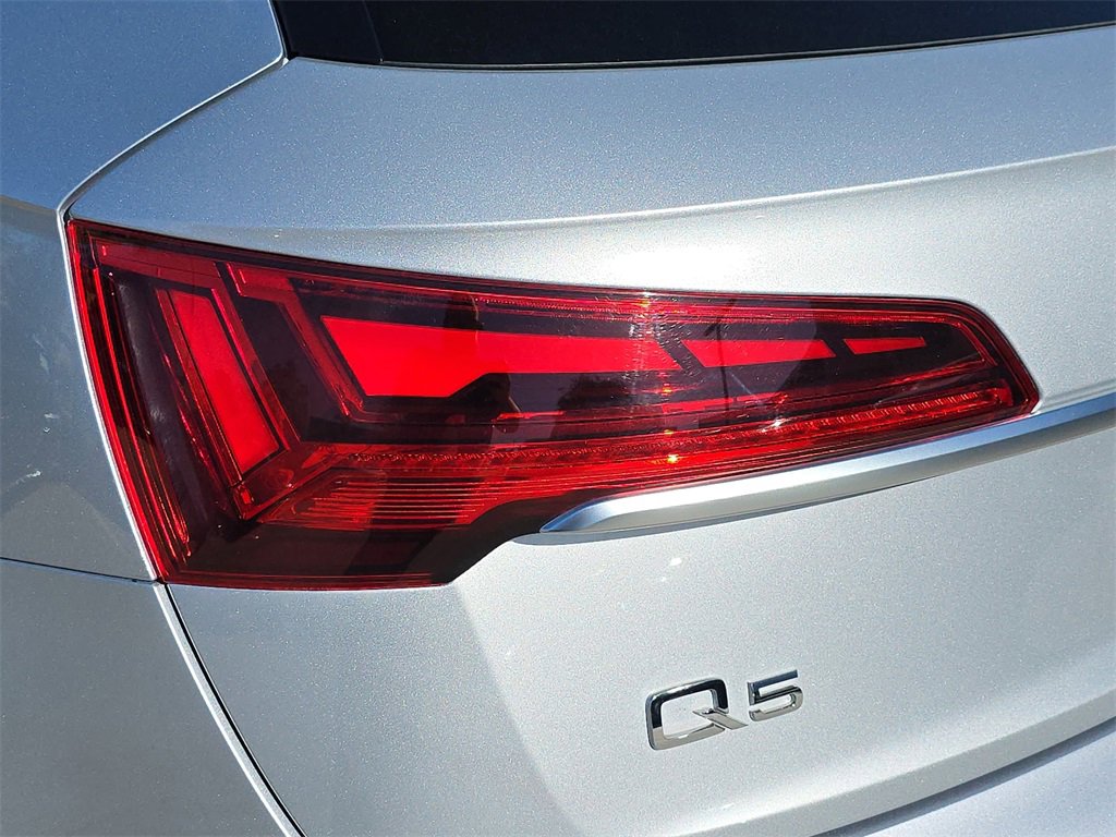 Used 2023 Audi Q5 2.0T Premium w/ Convenience Package image 38
