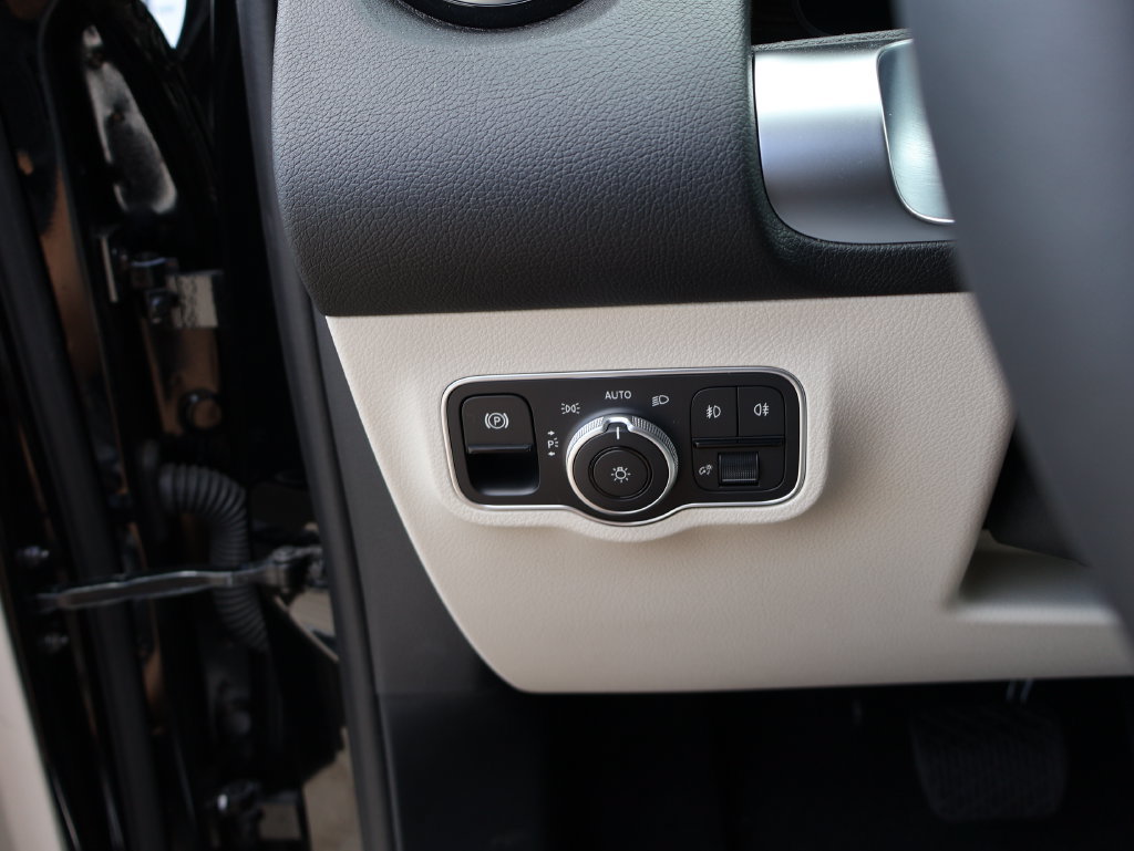 New 2026 Mercedes-Benz GLB 250 4MATIC image 35
