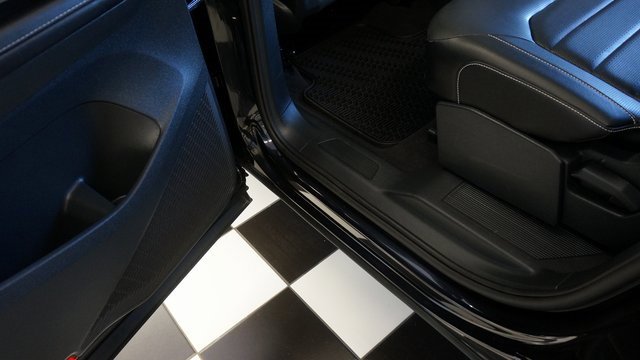 Certified 2025 Volkswagen Atlas SEL image 42