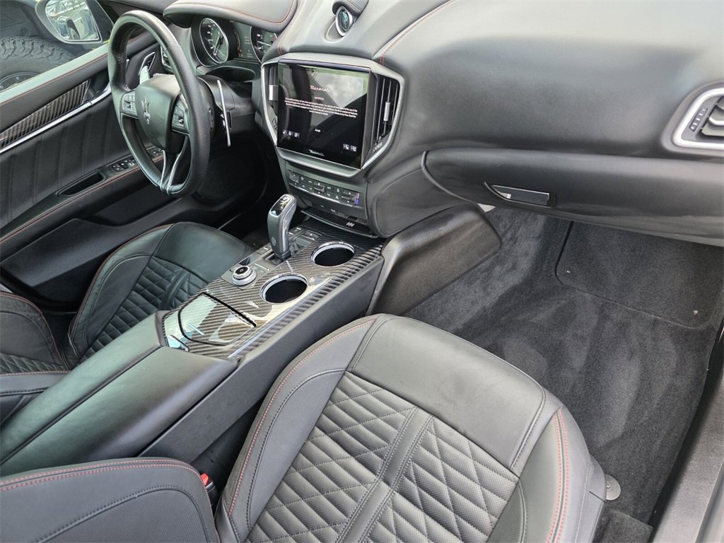 Used 2023 Maserati Ghibli Trofeo image 35
