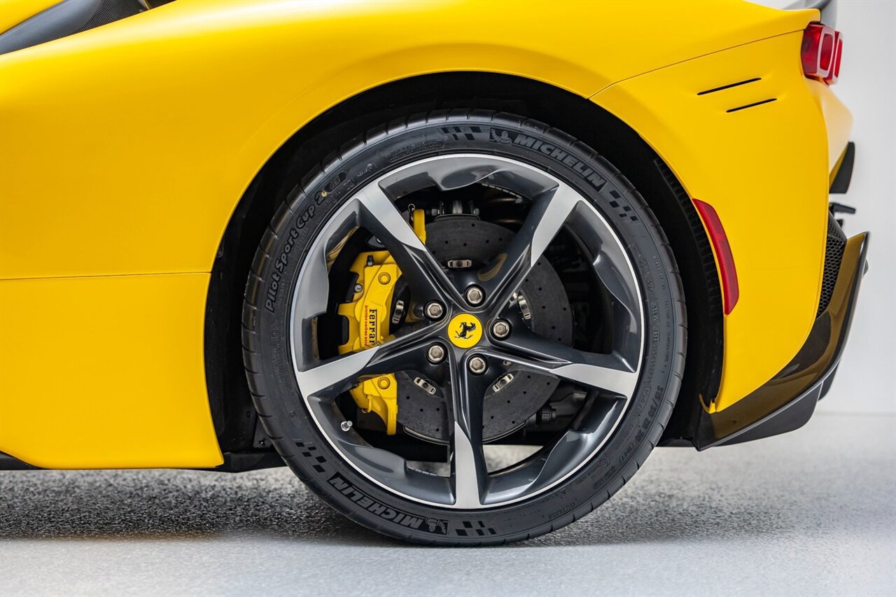 Used 2023 Ferrari SF90 Spider image 24