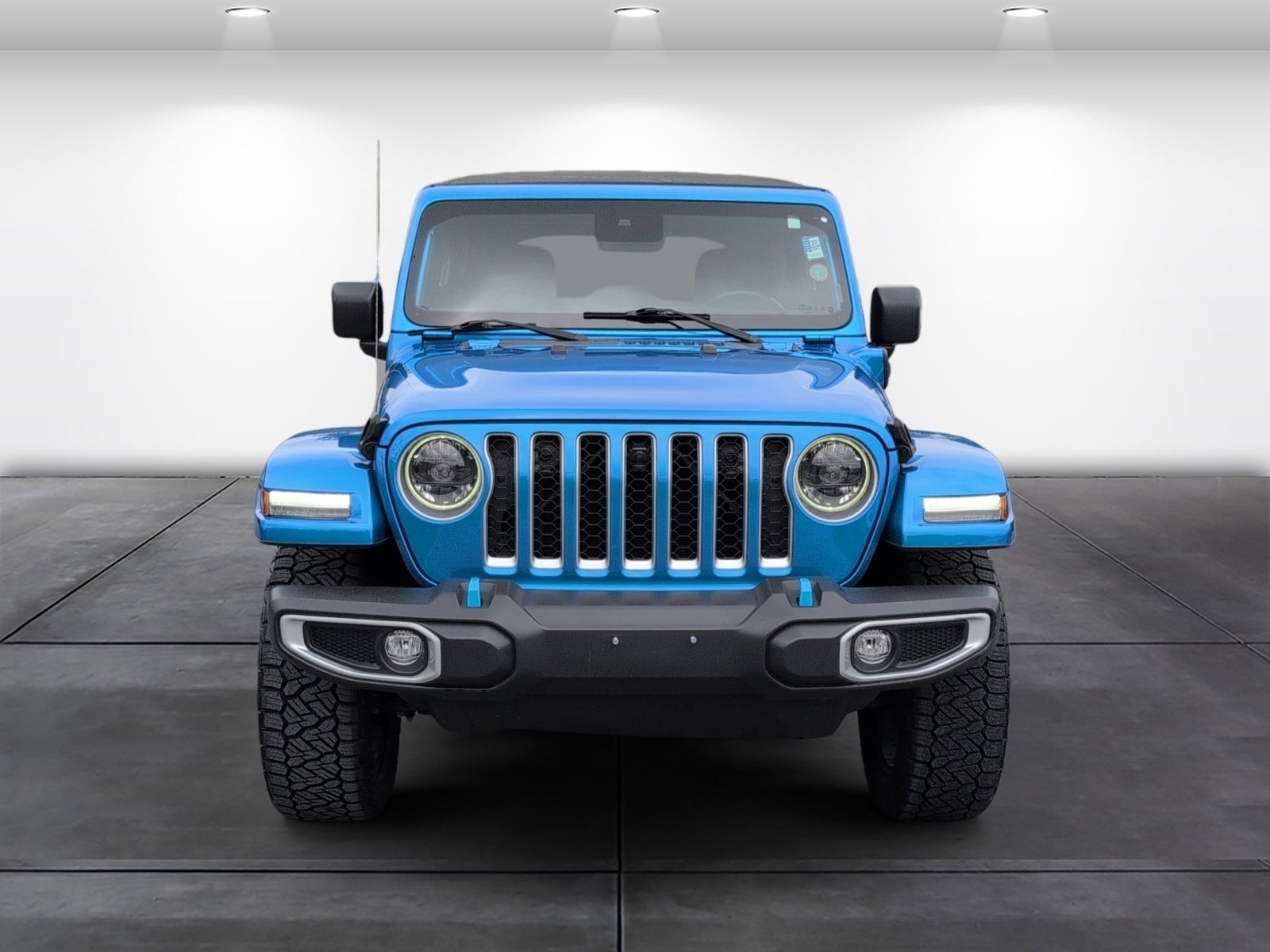 Used 2023 Jeep Wrangler Unlimited Sahara w/ Cold Weather Group image 4