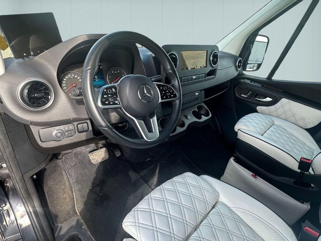 Used 2023 Mercedes-Benz Sprinter 3500 image 4