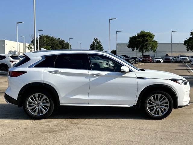 Used 2023 INFINITI QX50 Luxe FWD image 3