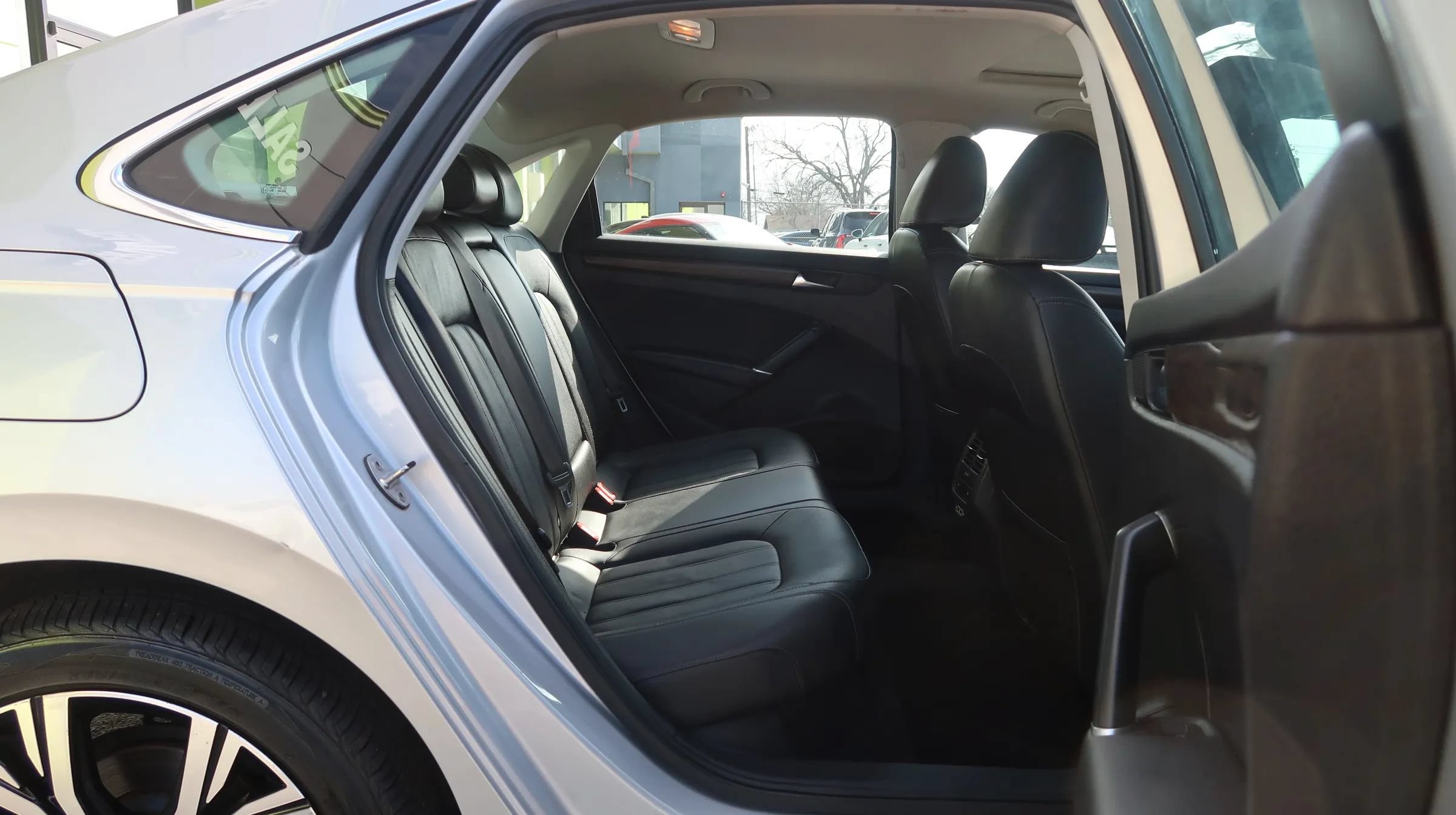 Used 2020 Volkswagen Passat 2.0T SEL FWD image 22