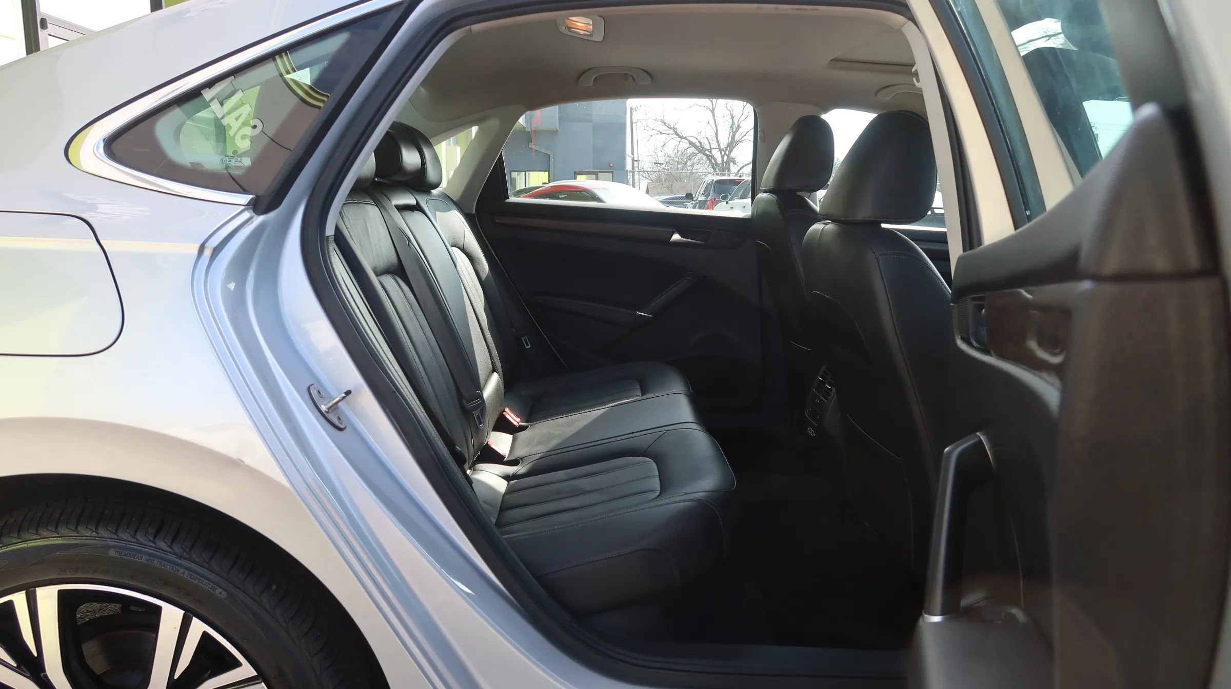 Used 2020 Volkswagen Passat 2.0T SEL image 22