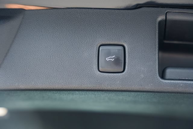 Used 2023 Ford Escape SE w/ PHEV Premium Package FWD image 11