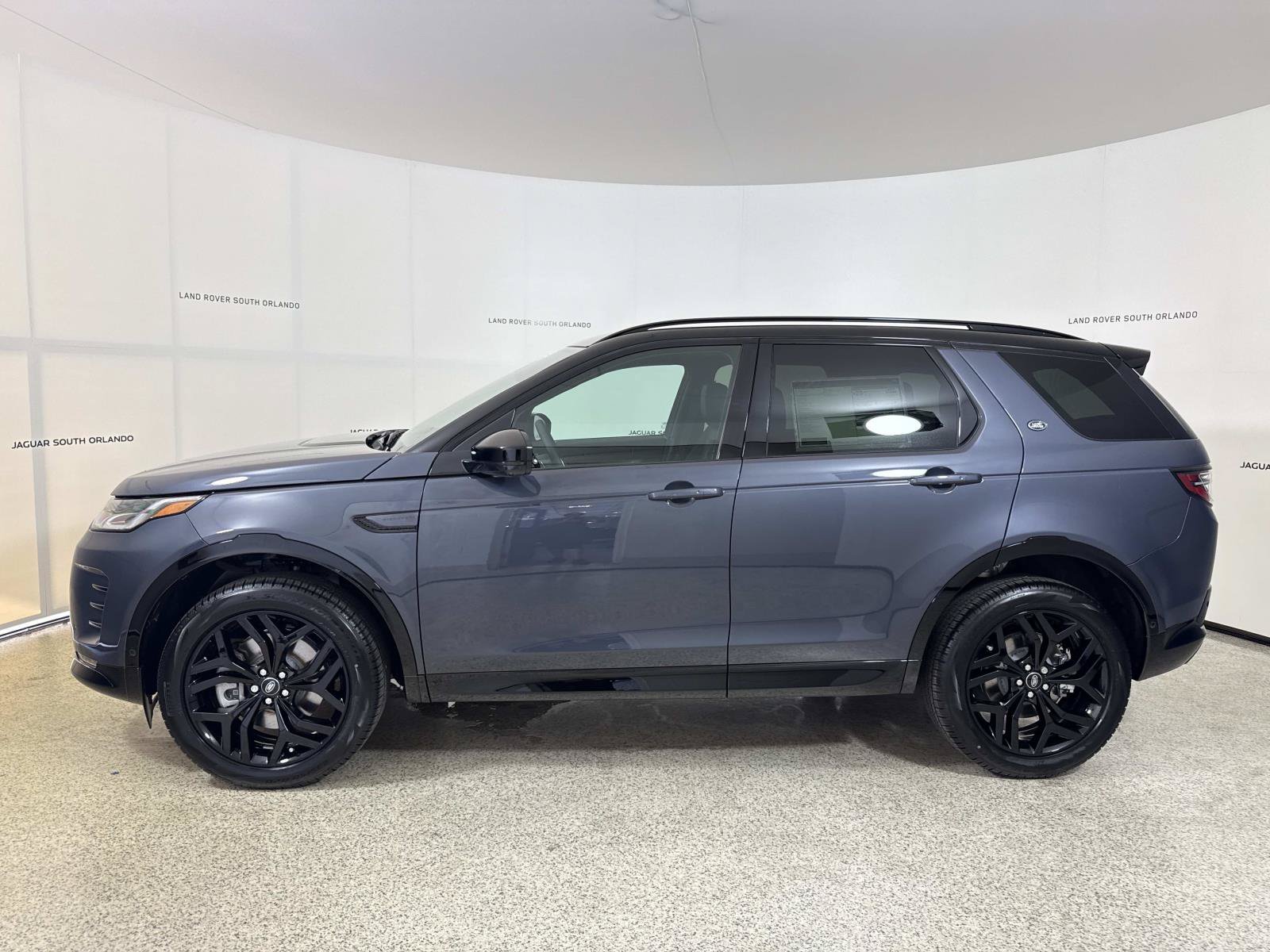 New 2026 Land Rover Discovery Sport Landmark AWD/4WD image 2
