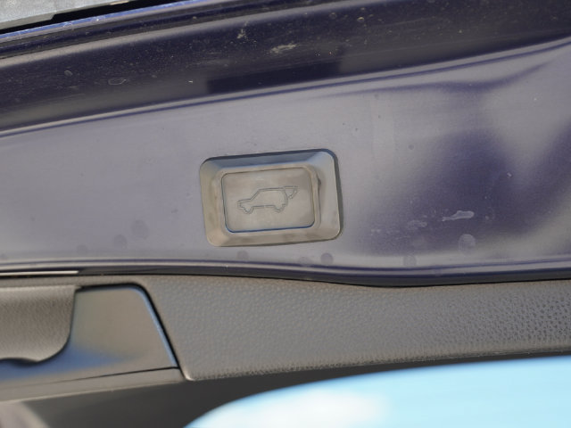 Used 2019 Toyota RAV4 XLE Premium FWD image 24