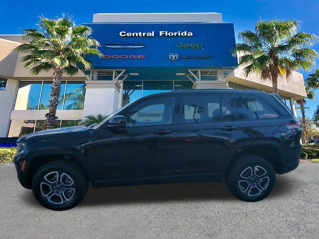 Used 2022 Jeep Grand Cherokee Trailhawk AWD/4WD image 8