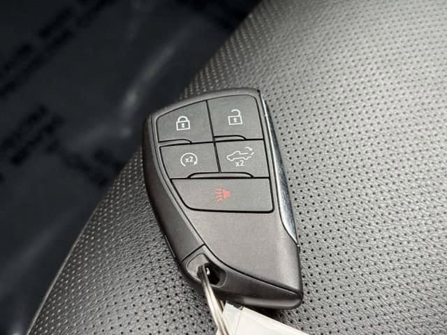 Used 2022 Chevrolet Silverado 1500 LTZ AWD/4WD image 33