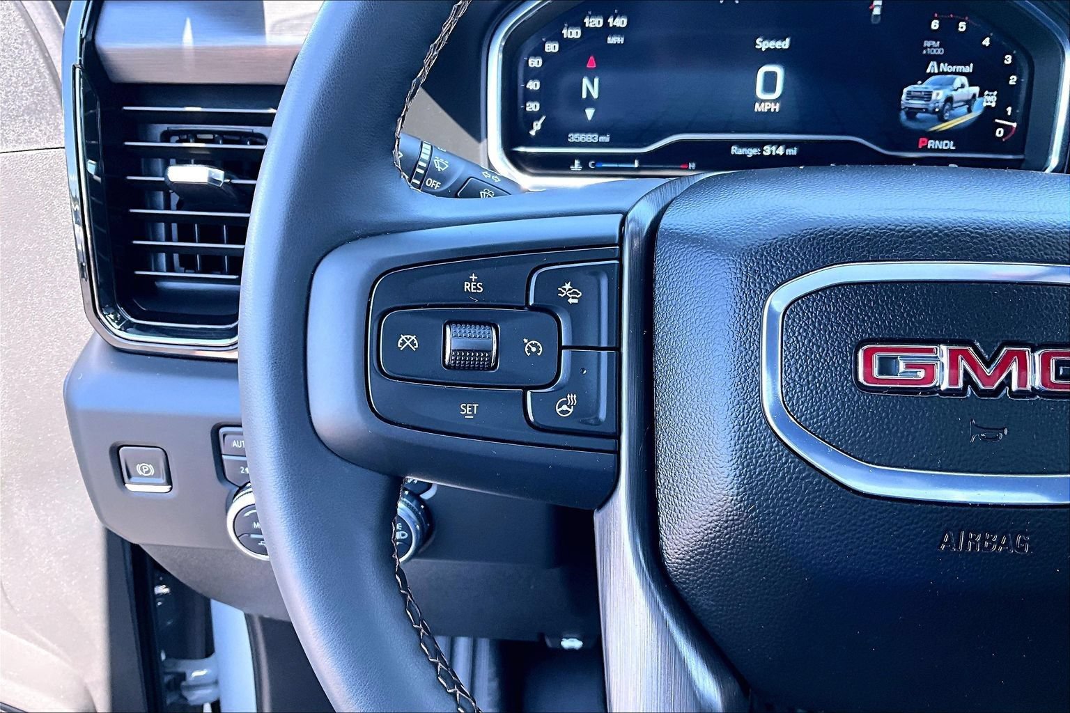 Used 2025 GMC Sierra 2500 AT4 w/ AT4 Premium Plus Package AWD/4WD image 20