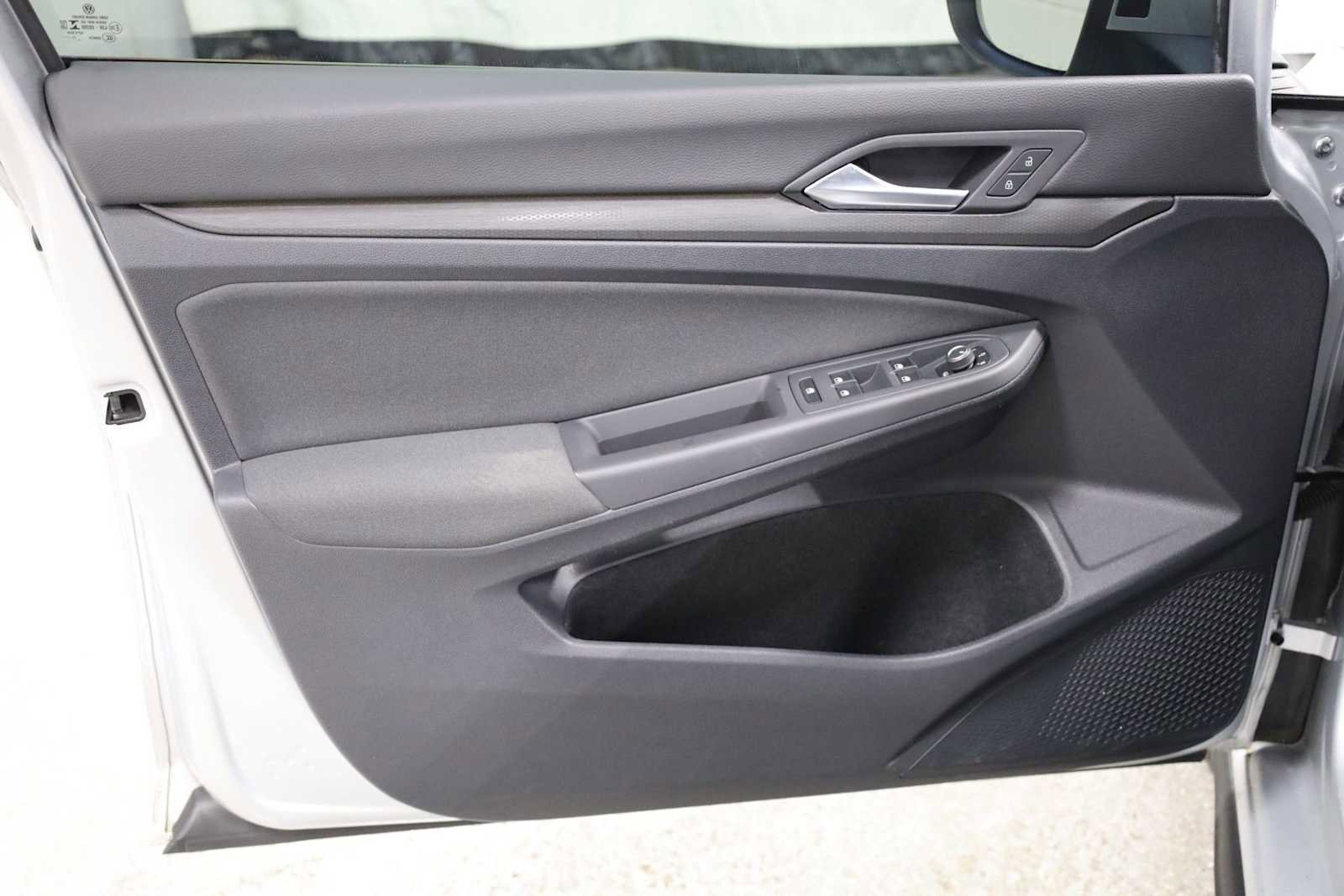 Used 2022 Volkswagen GTI SE image 16