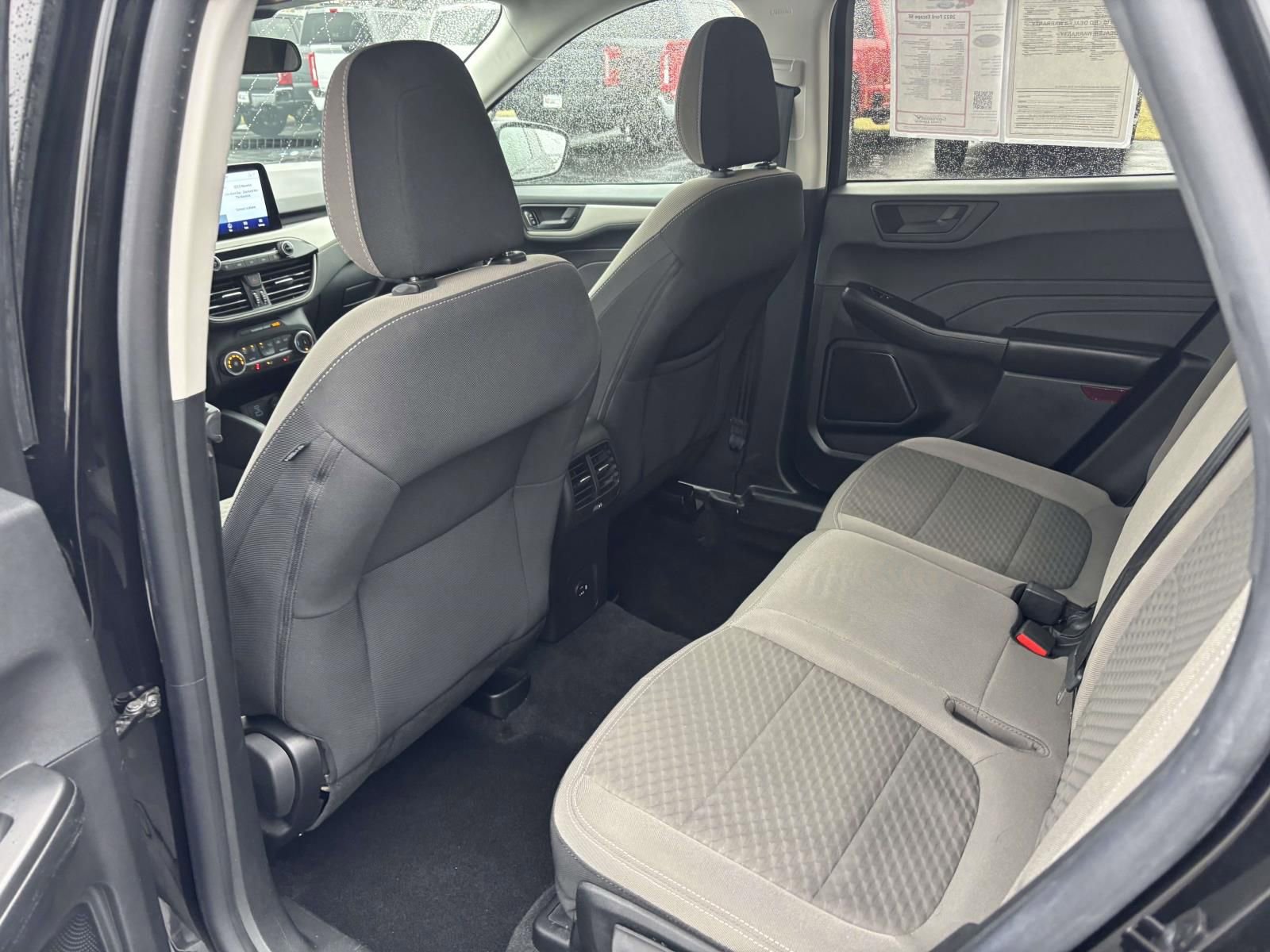 Used 2022 Ford Escape SE w/ SE Sport Appearance Package image 29