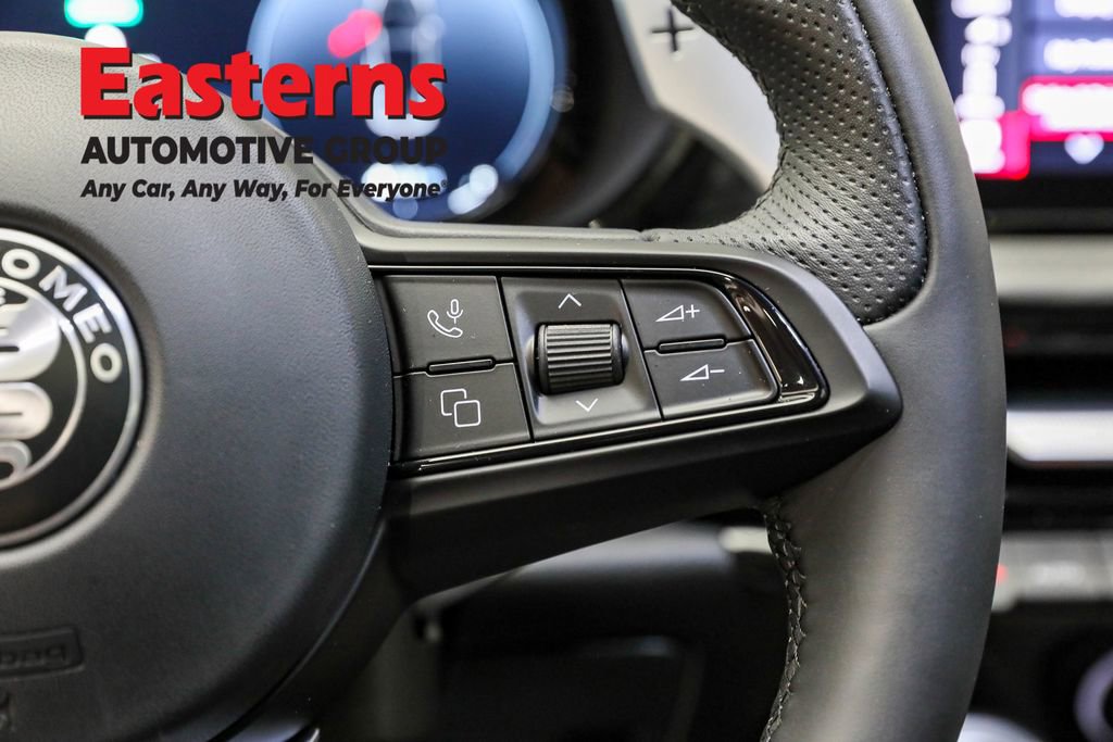 Used 2024 Alfa Romeo Tonale Veloce AWD/4WD image 16
