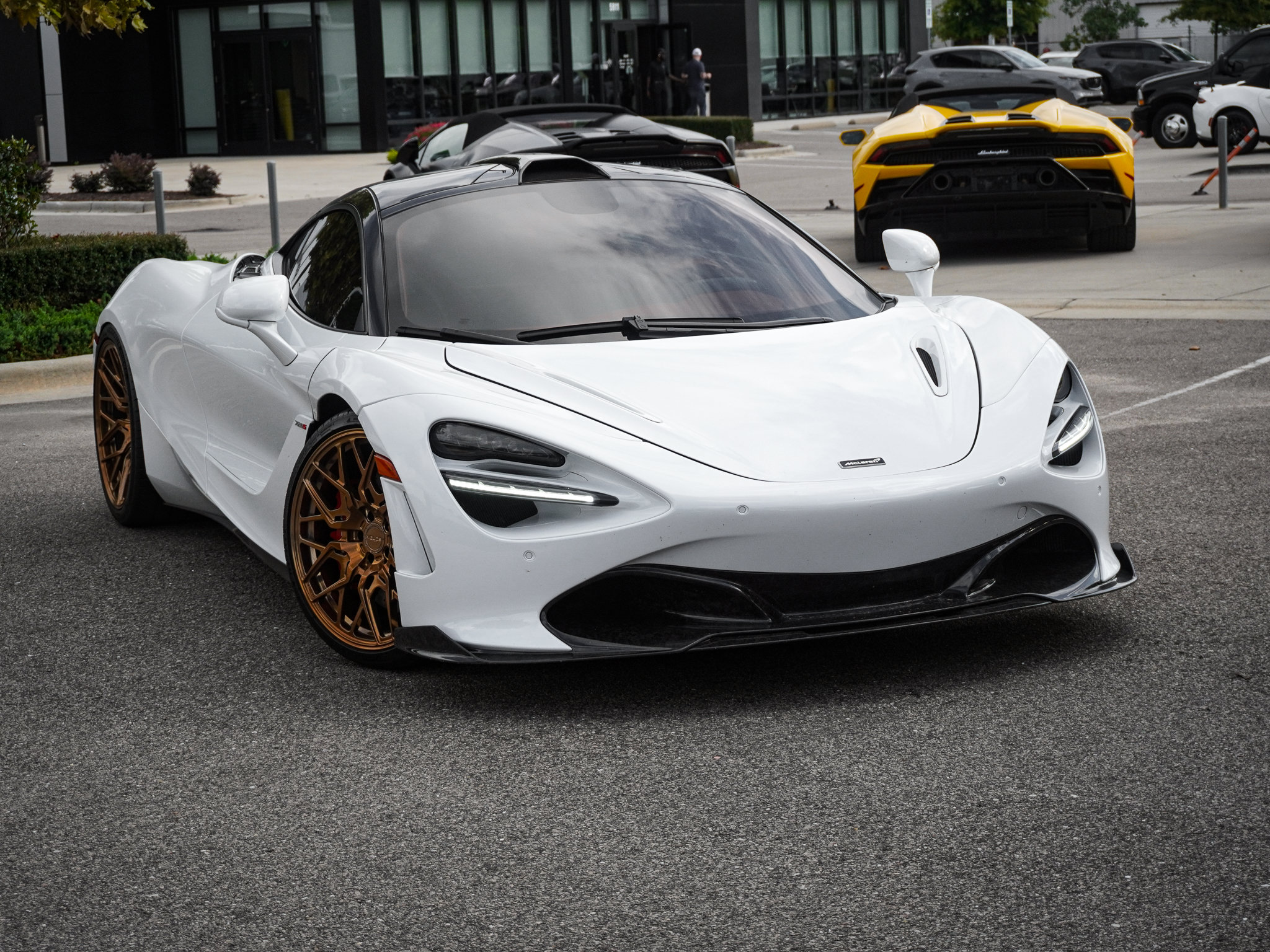 Used 2019 McLaren 720S RWD image 2