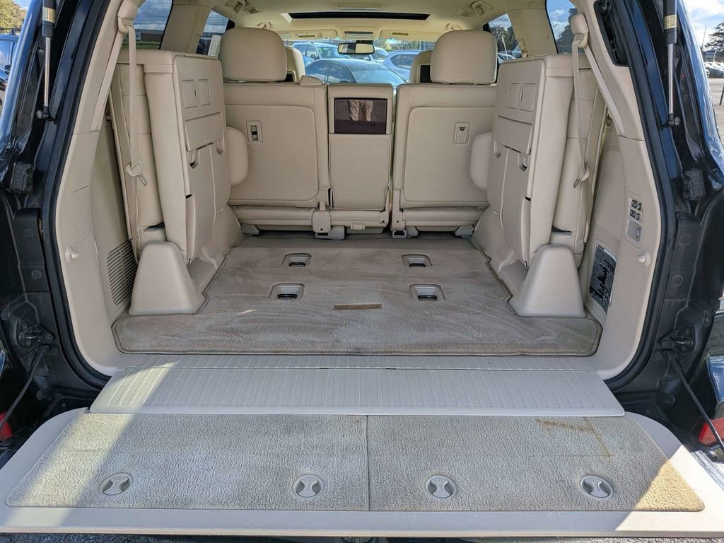 Used 2013 Lexus LX 570 4WD w/ Luxury Pkg image 7