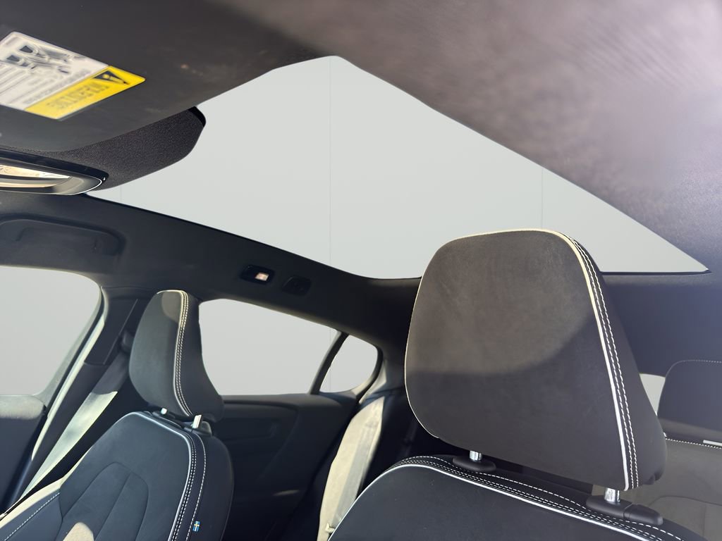 Used 2023 Volvo C40 P8 Recharge Ultimate image 10