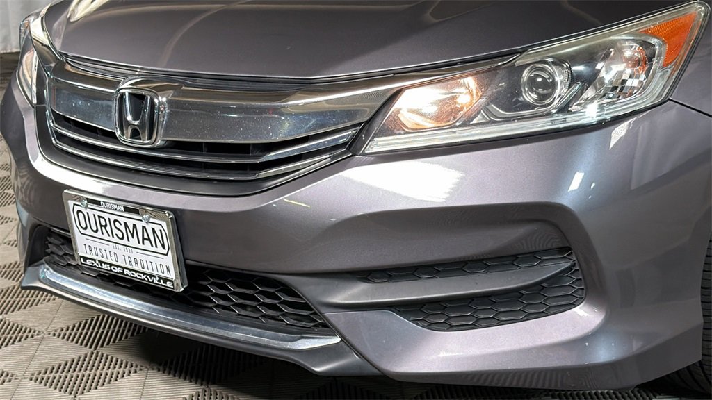 Used 2017 Honda Accord LX image 3