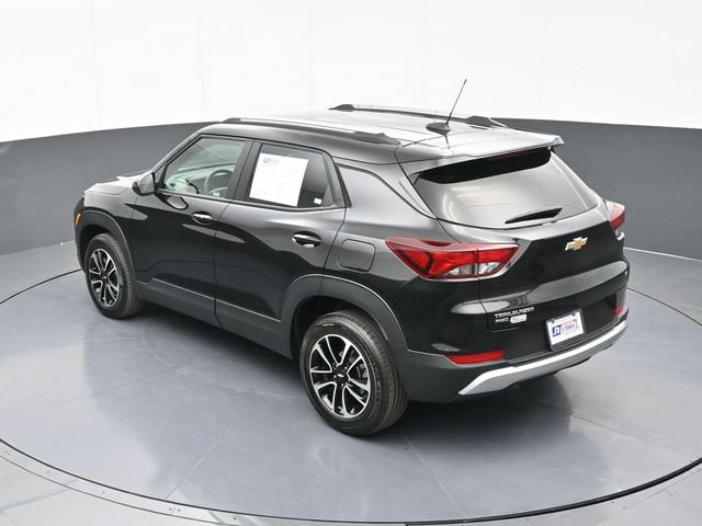 Used 2025 Chevrolet TrailBlazer LT AWD/4WD image 56