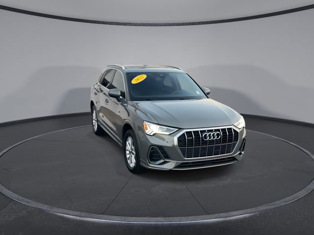 Used 2022 Audi Q3 2.0T Premium Plus w/ Premium Plus Package image 3