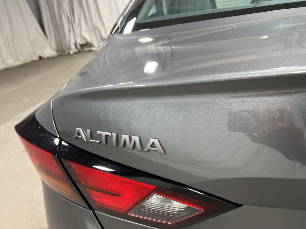 Used 2025 Nissan Altima 2.5 SR image 16