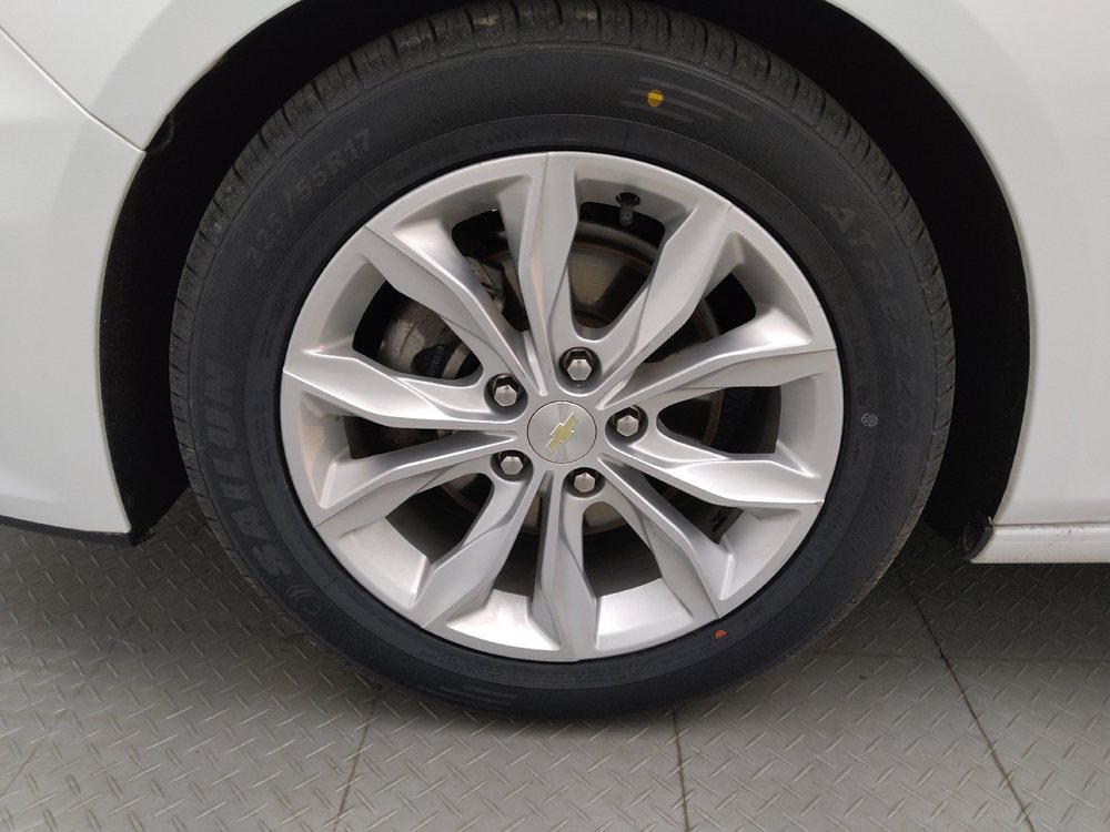 Used 2021 Chevrolet Malibu LT FWD image 31