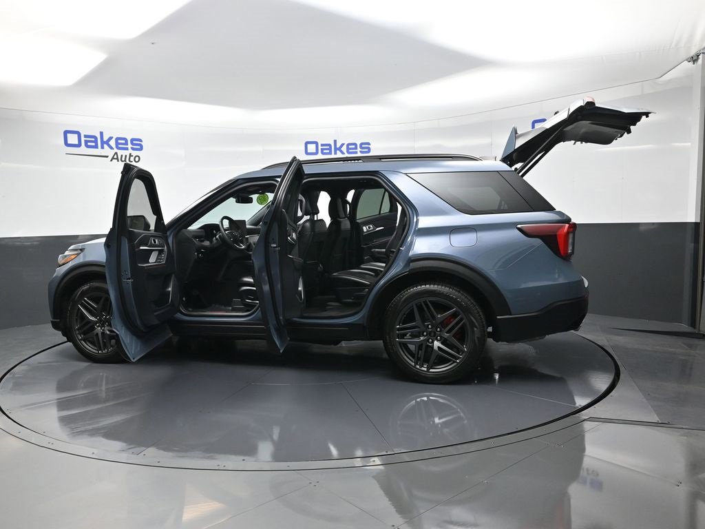 Used 2025 Ford Explorer ST w/ Sun And Sound Package image 60