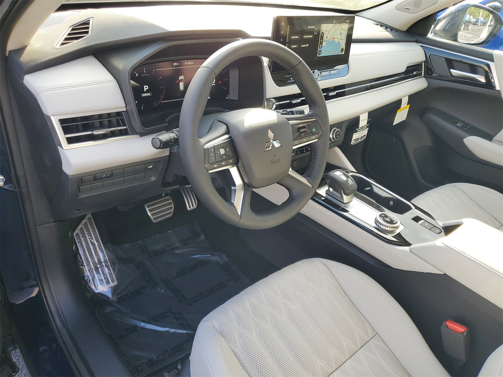 New 2025 Mitsubishi Outlander SEL image 6