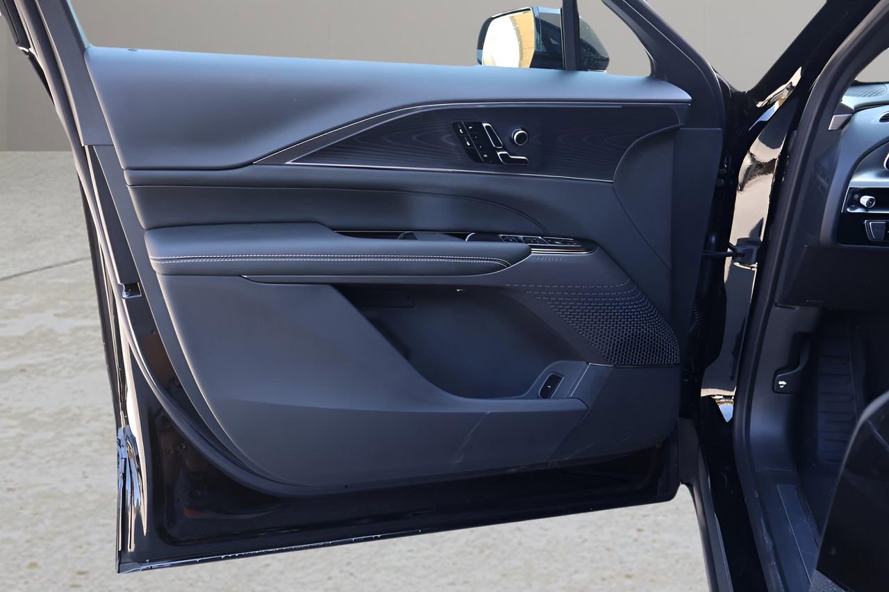 New 2026 Cadillac Lyriq Sport image 10