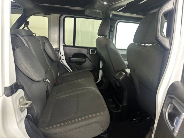 Used 2024 Jeep Wrangler Unlimited image 27