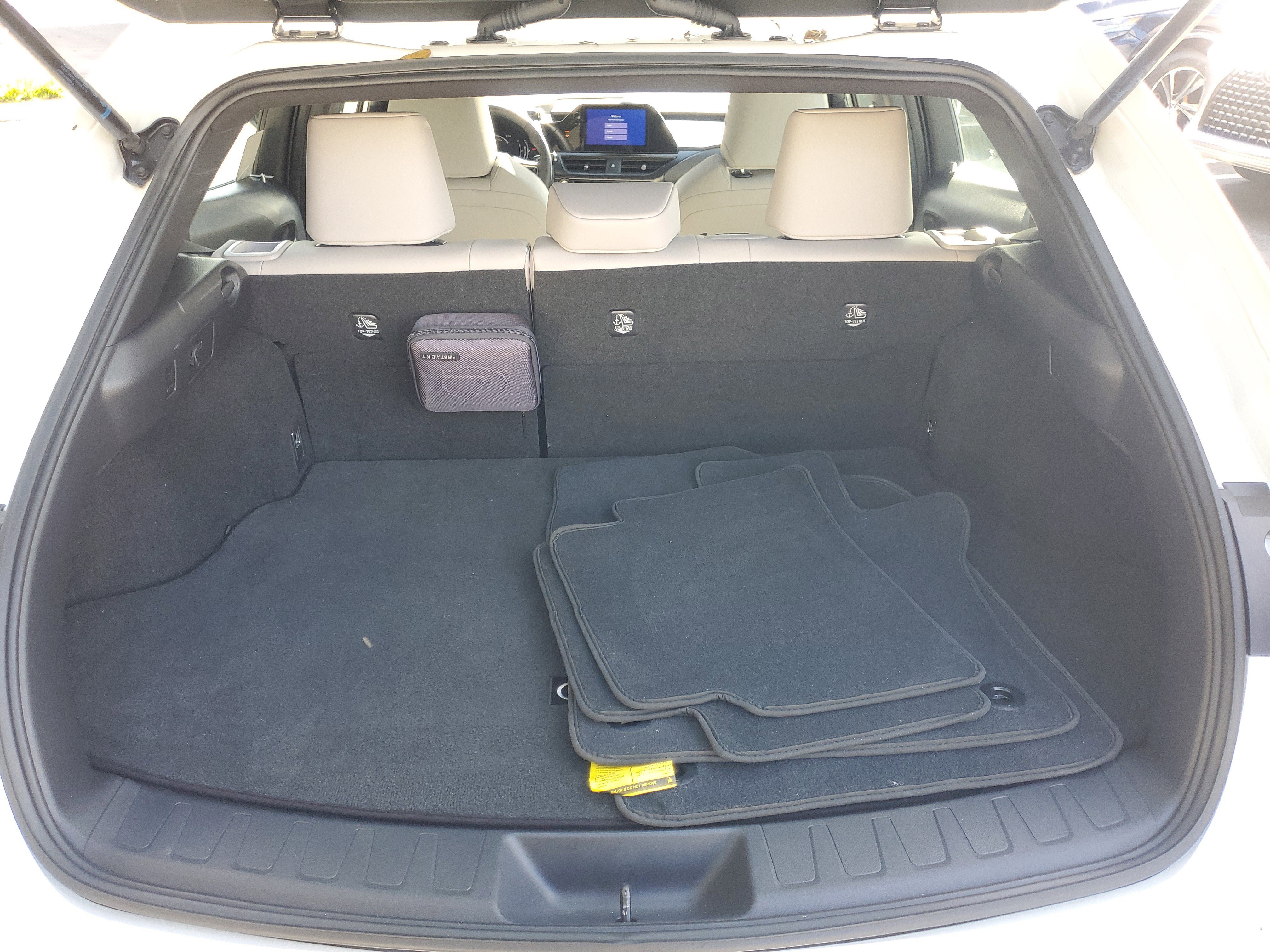 Used 2025 Lexus UX 300h FWD w/ Accessory Package (Z2) image 8