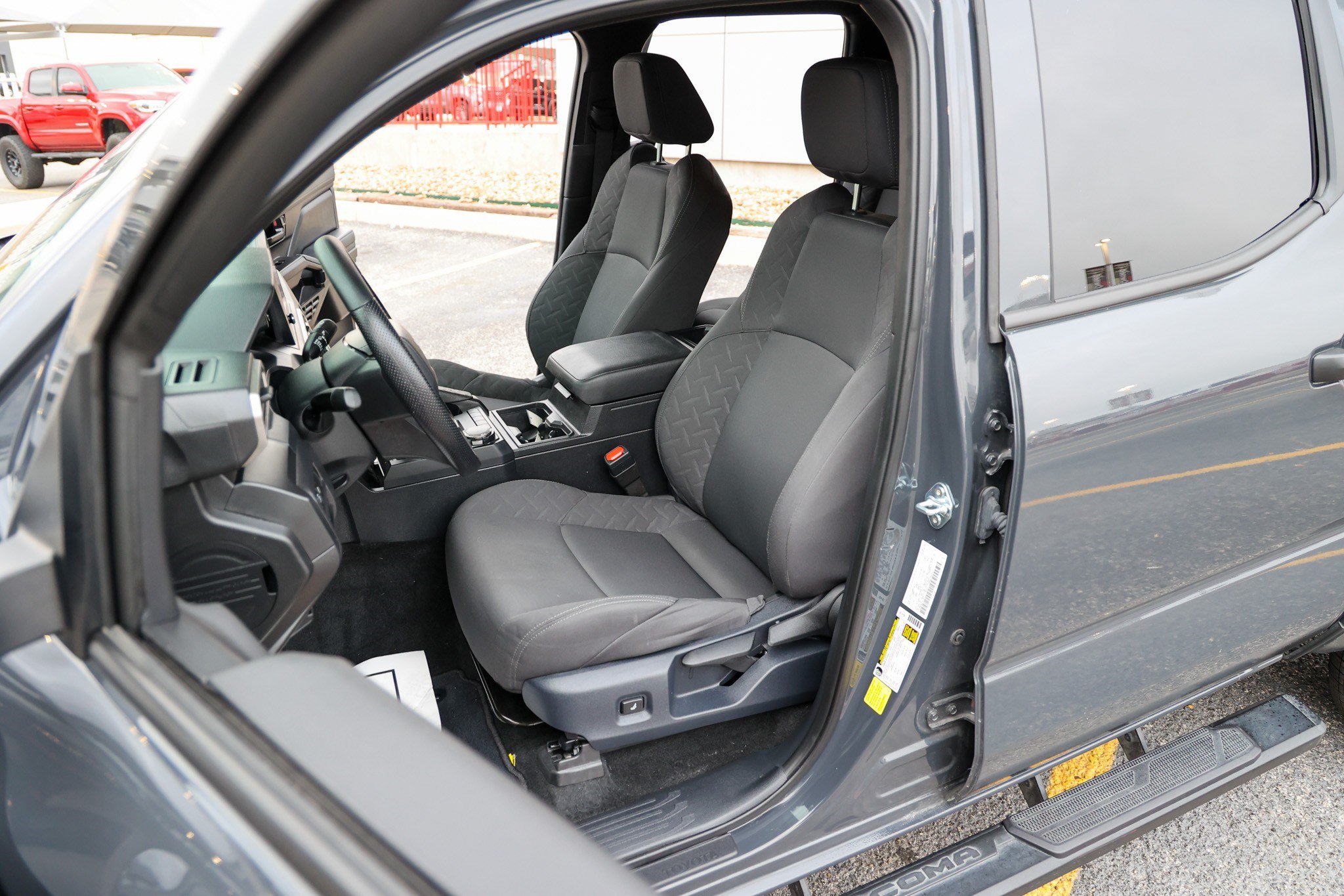 Certified 2025 Toyota Tacoma SR AWD/4WD image 31