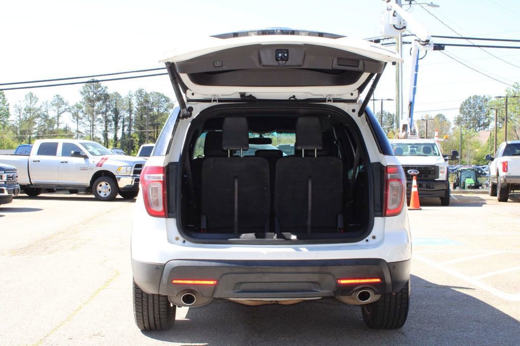 Used 2015 Ford Explorer XLT w/ Equipment Group 202A image 9