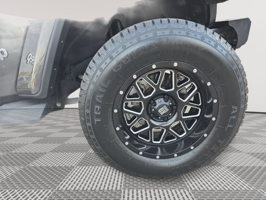 Used 2020 Jeep Gladiator Overland image 24