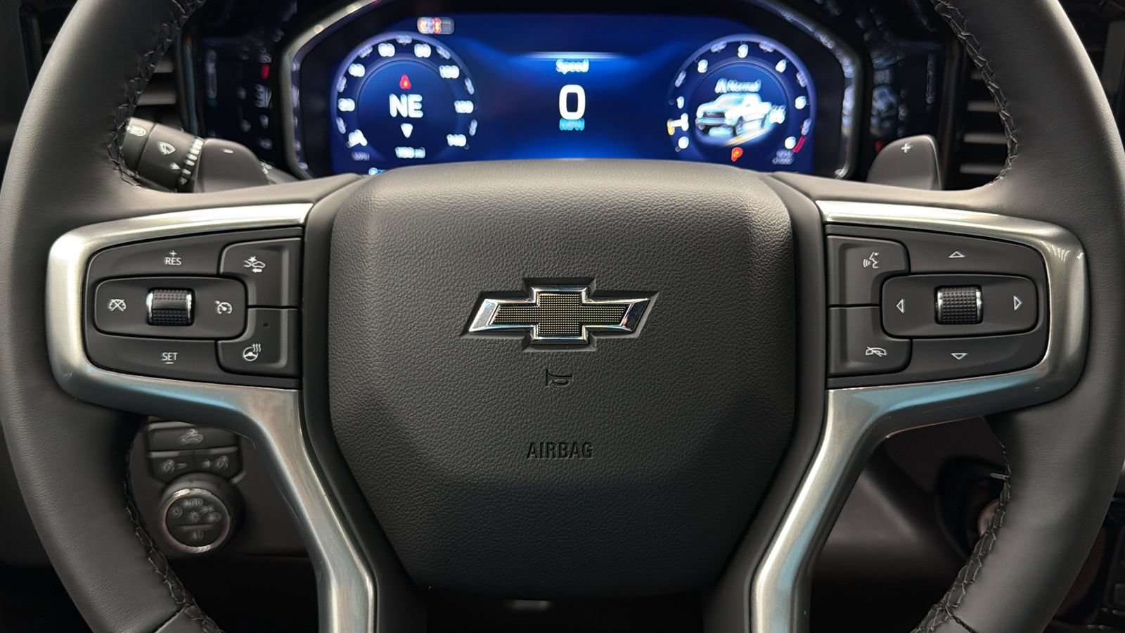 Used 2026 Chevrolet Silverado 1500 LT Trail Boss w/ Convenience Package II AWD/4WD image 28